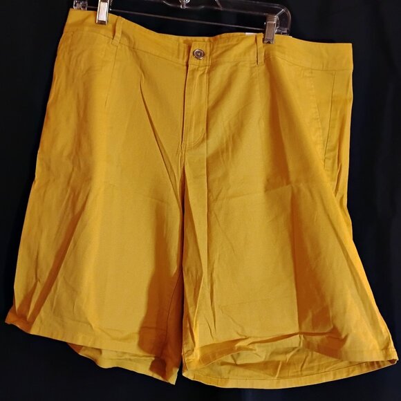 NWT - Women's Yellow Shorts - 18W Flattering